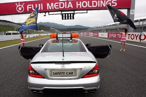 Formula One World Championship: Safety car at the front of the grid