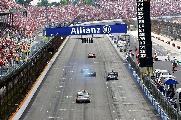 Formula One World Championship: The start of the race with only six cars