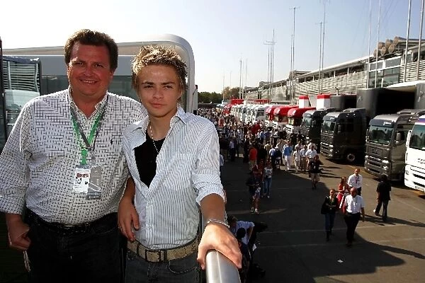 Formula One World Championship: Will Stevens Karter with his Father Richard Stevens