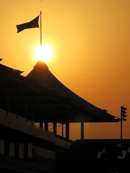 Formula One World Championship: Sun sets