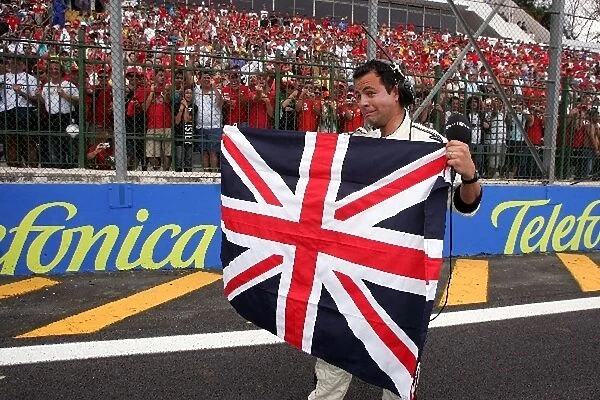 Formula One World Championship: Ted Kravitz ITV-F1 Pitlane Reporter on the grid