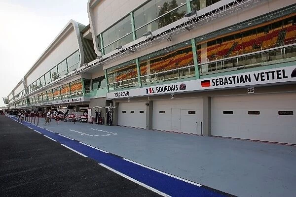 Formula One World Championship: Toro Rosso garages