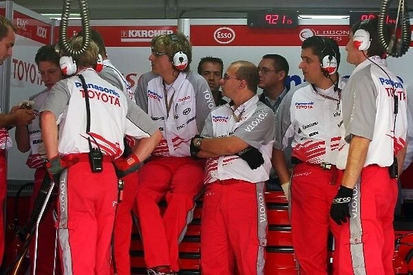 Formula One World Championship: Toyota team watch practice