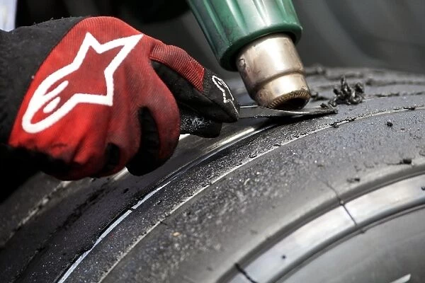 Formula One World Championship: Tyre scraping