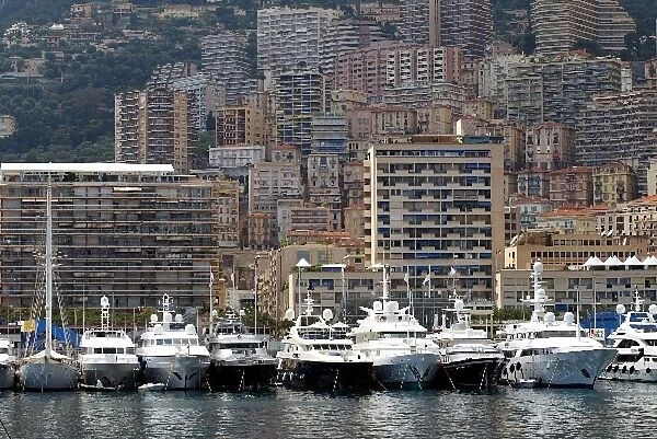 Formula One World Championship: Yachts in the harbour