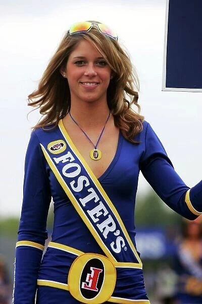 GP2. Foster's grid girl.. GP2, Rd 1, Race One, Imola, Italy, 23 April 2005.. DIGITAL IMAGE