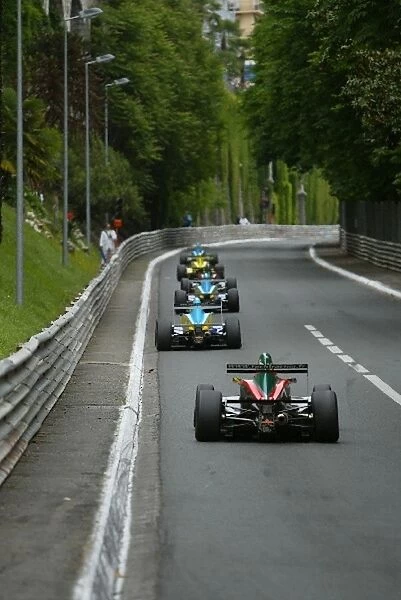French Formula Renault: Race action up the hill from turn one