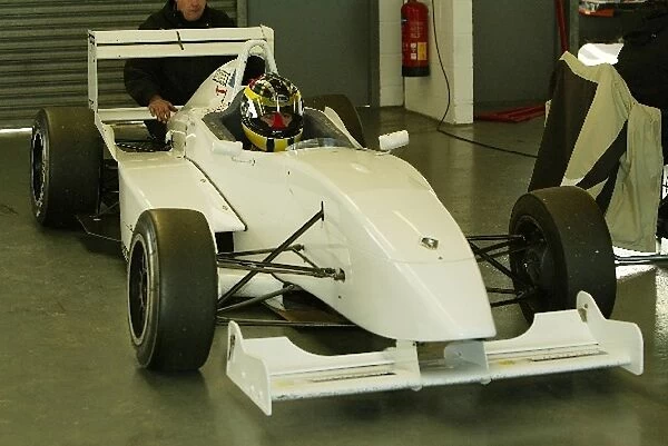 General Testing: Stephen Simpson tests a Formula Renault for Team JLR