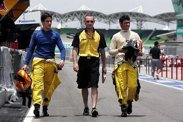 GP2 Asia Series: Diego Nunes DPR, left, and Armaan Ebrahim, DPR, right