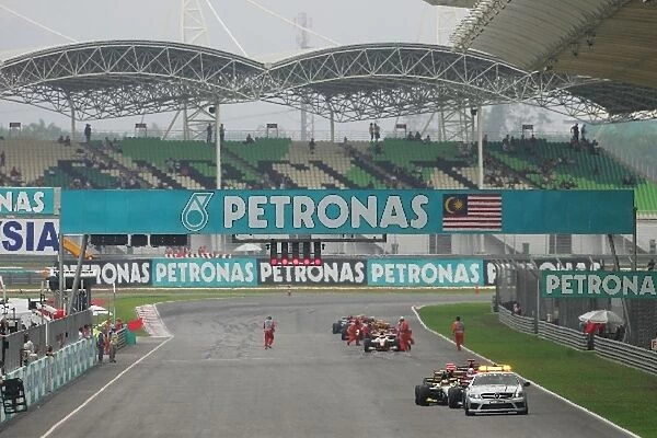 GP2 Asia Series: The red flag came out early in the race