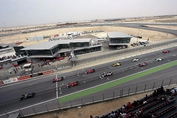 GP2 Asia Series: The start of the race: GP2 Asia Series, Rd1, Race Two, Dubai Autodrome, Dubai, United Arab Emirates, Saturday 26 January 2008