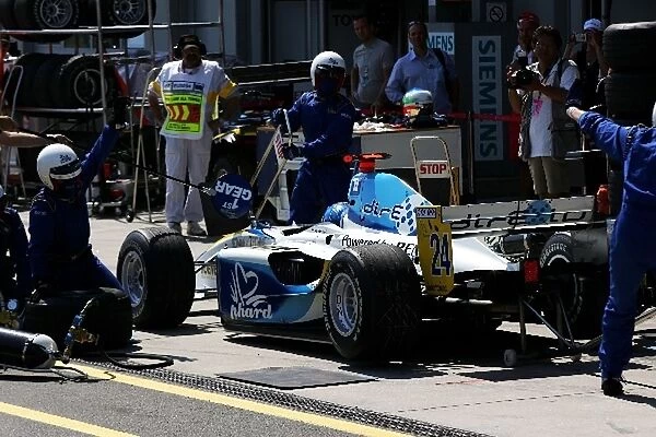 GP2: Clivio Piccione Durango makes a pit stop