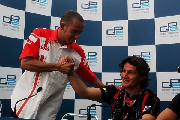 GP2: Lewis Hamilton ART Grand Prix congratulates Giorgio Pantano FMS International