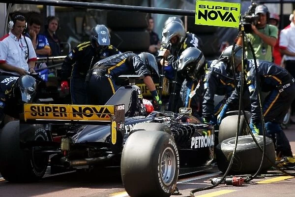 GP2 Series: Fairuz Fauzy Super Nova makes a pit stop