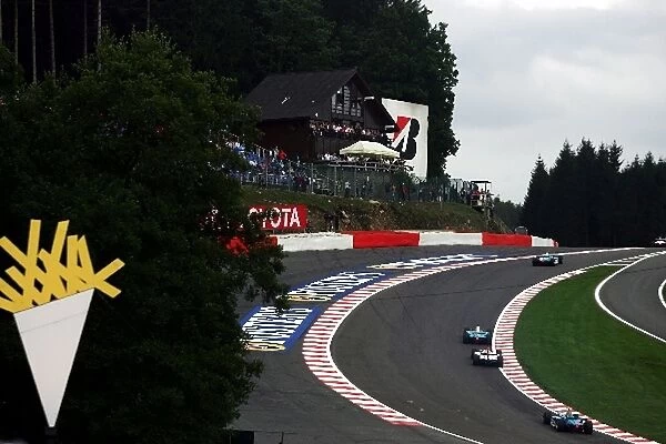 GP2 Series: GP2, Eau Rouge and frites: GP2 Series, Rd21, Spa-Francorchamps, Belgium, 10 September 2005