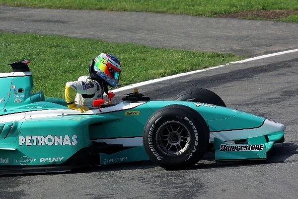 GP2 Series: Jose Maria Lopez DAMS crashes