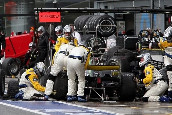 GP2 Series: Pitstop problems for Alvaro Parente Super Nova Racing