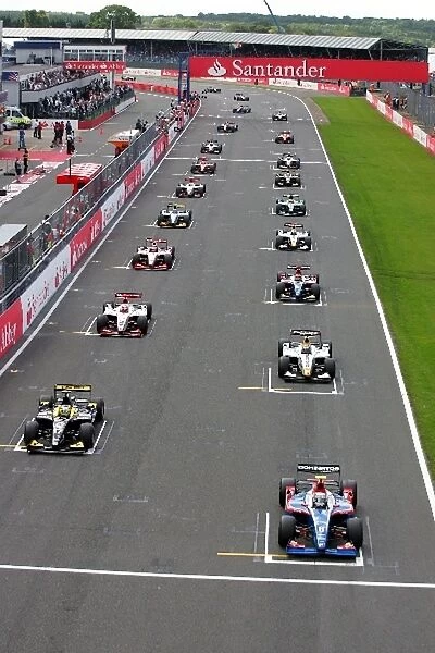 GP2 Series: The start of the race: GP2 Series, Rd 5, Race 1, Silverstone, England, Saturday 7 July 2007