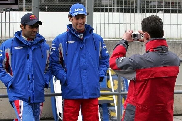 GP2 Testing: L-R: iSport International team mates Karun Chandhok and Bruno Senna pose for a photograph