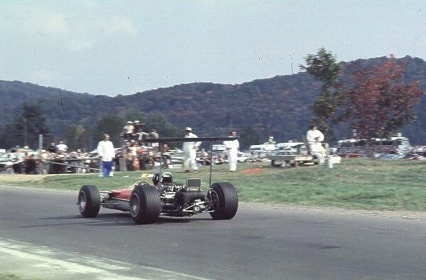 Graham Hill, Lotus 49B (4th place) Canadian Grand Prix, Mont-Tremblant 22nd September 1968 Rd 10 World LAT Photographic Tel: +44 (0) 181 251 3000 Fax: +44 (0) 181 251 3001 Ref: 68 CAN 08