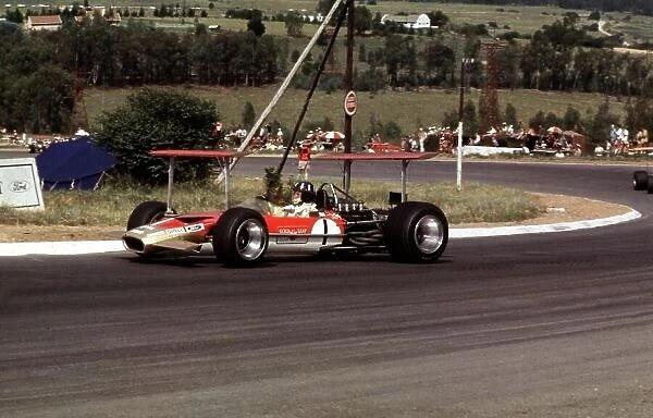 Graham Hill, Lotus 49B, Second South African Grand Prix, Kyalami, 27 Feb-1 Mar 69 World LAT Photographic Tel: +44(0) 181 251 3000 Fax: +44(0) 181 251 3001 Ref: 69 SA 68