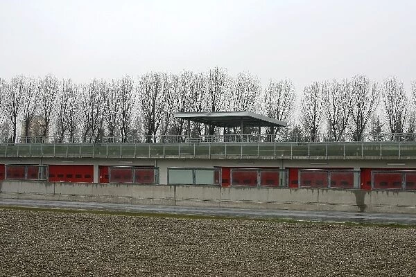 Imola Circuit Construction: The new pit buildings have been constructed on top of the old Variatnte Bassa chicane
