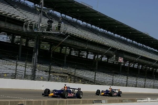 Indy Racing League: Alex Barron and Ed Carpenter, Red Bull Cheever Racing teammates, IRL open testing, Indianapolis Motor Speedway, Indianapolis