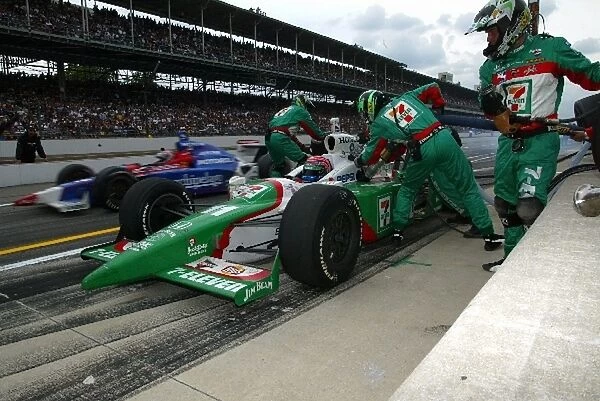 Indy Racing League: Third placed Tony Kanaan Andretti Green Racing Dallara Honda makes his final pitstop