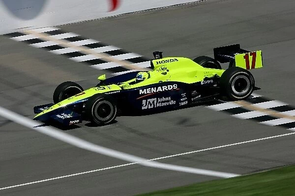 Indy Racing League: Vitor Meira qualifies ninth for the Firestone Indy 400, Michigan International Speedway, Brooklyn, MI, 31, Jly, 2005. 05irl11