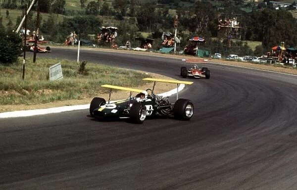 J. Brabham & J. Rindt South African Grand Prix, Kyalami, 27 Feb - 1 Mar 69 World LAT Photographic Tel: +44(0) 181 251 3000 Fax: +44(0) 181 251 3001 Ref: 69 SA 57