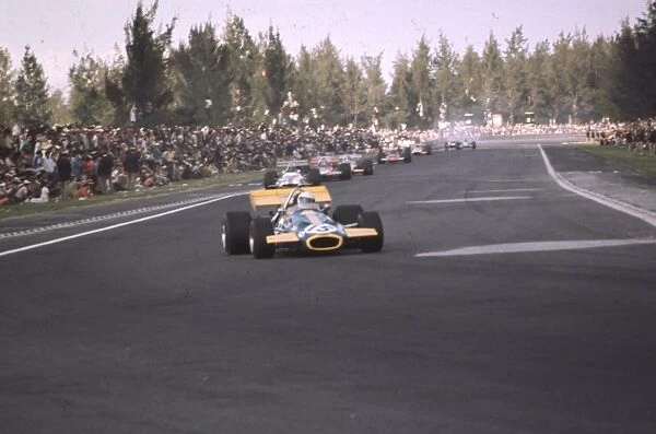 Jack Brabham heads Pedro Rodriguez: Mexican Grand Prix, Mexico City 25 Oct 1970
