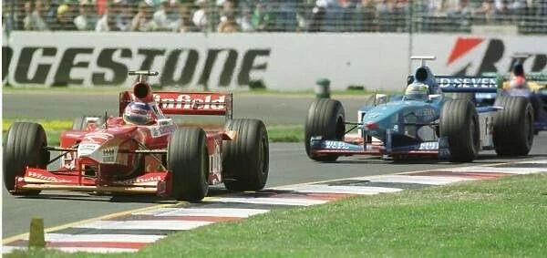SE 9. Jacques Villeneuve leads Giancarlo Fisichella in the Australian GP