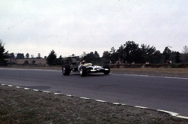 Jo Siffert, Lotus 49B (5th place) US Grand Prix, Watkins Glen, USA. 6 october 1968 Rd11 World LAT Photographic Somerset House, Somerset Road, Teddington, Middlesex. Tel: +44 (0) 181 251 3000 Fax: +44 (0) 181 251 3001 Ref: 68 USA 43