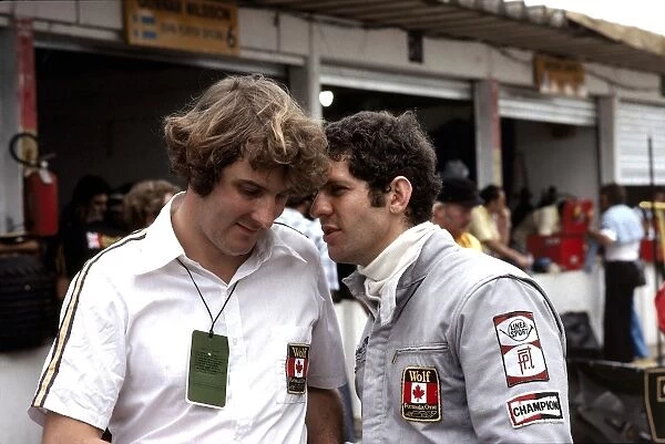 Jody Scheckter chats with the teams: 1977 Formula One World Championship