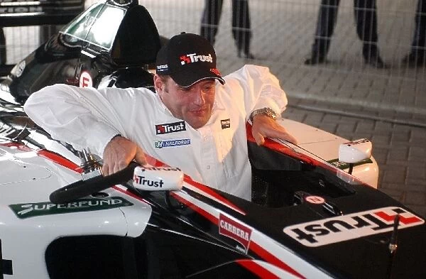 Jos Verstappen (NED), Minardi F1 Team, Portrait, gets into the Minardi Cosworth PS01