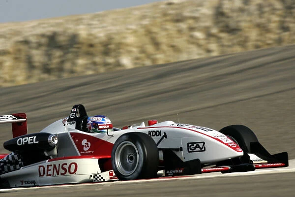 Kohei Hirate Bahrain F3 Superprix 8th-10th Demceber 2004 World Copyright Jakob