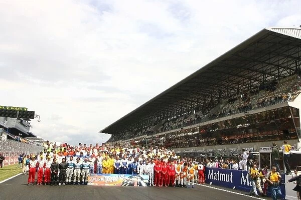 Le Mans 24 Hours: The drivers line up before the start for their group photo