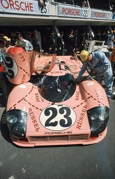 Le Mans 24 Hours: Willy Kauhsen  /  Reinhold Joest Martini International Porsche 917  /  20 Pink Pig