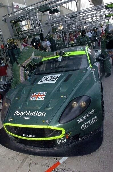 Le Mans-6 / 18 / 06-Morning pit stop for the 009 Aston Martin-World Copyright-Dave Friedman / LAT Photographic 2006