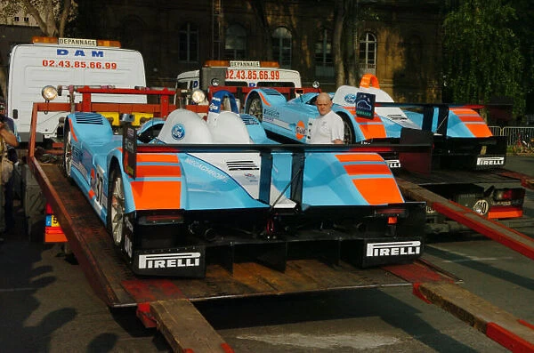 Le Mans Inspection-June 13, 2006-Paul Belmondo Racing Courage Fords unload
