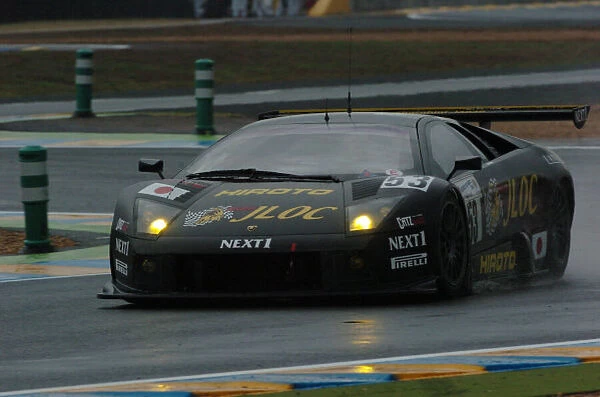 Le Mans-June 14, 2006-The Apicella  /  yamanasashi  /  Hindi Lamborghini Murcielago in the rain