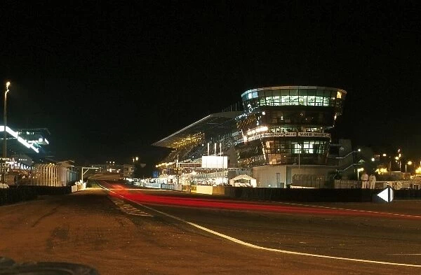 Le Mans: The racing goes on through the night: Le Mans 24 Hour Race - La Sarthe, France, 17-18 June 2000