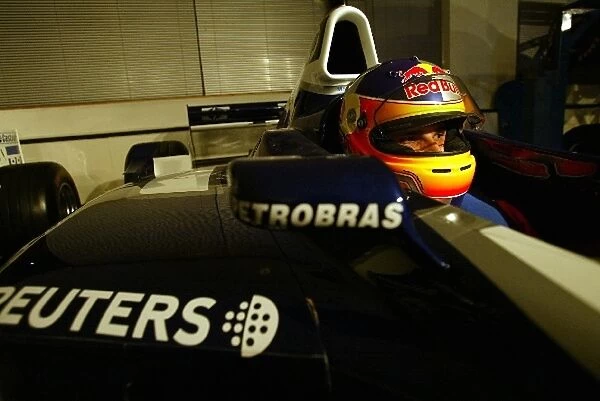 Liuzzi WIlliams Seat Fitting: Sutton Motorsport Images supported driver Vitantonio Liuzzi tries a Williams BMW FW24 for size ahead of his test