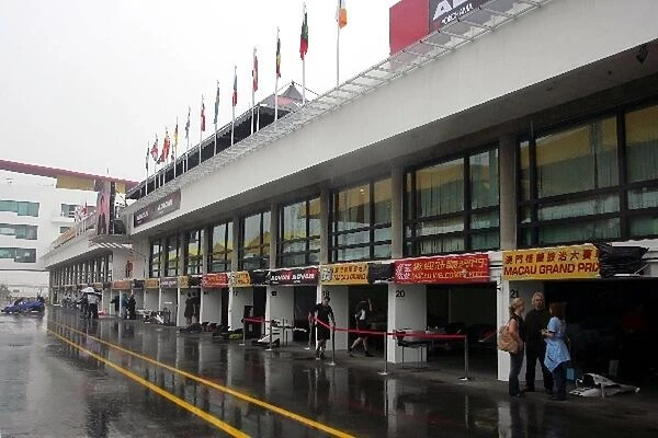 Macau GP Preparations: The pitlane at Macau