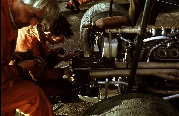 Mechanics tend to gear box on BRM South African Grand Prix, Kyalami