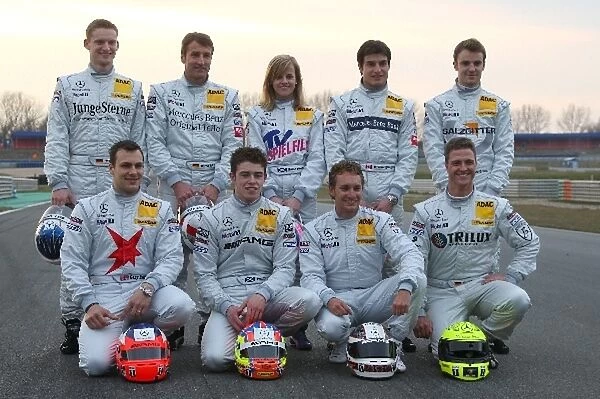 Mercedes-Benz Drivers 2008: Back row L-R: Maro Engel, Bernd Schneider, Susie Stoddart, Bruno Spengler, Jamie Green