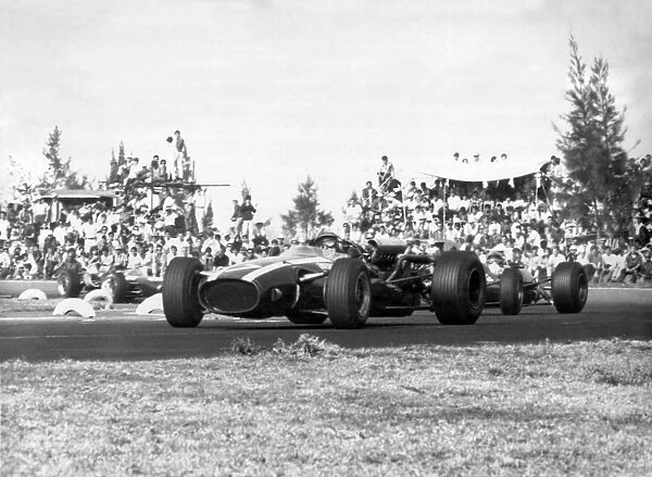 Mexico City, Mexico. 23 October 1966: John Surtees, Cooper T81-Maserati, 1st position, action