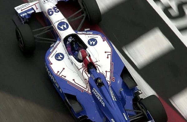 Michael Andretti (USA), Honda  /  Reynard, tried hard but could only manage sixteenth fastest in first round qualifying. Toyota Grand Prix of Long Beach. Long Beach, Ca. 15 April, 2002