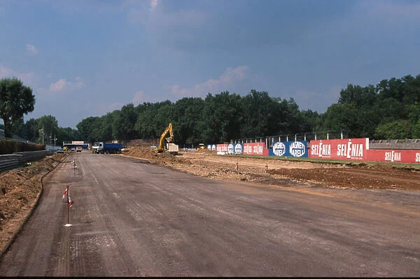 Monza Circuit 2000 Alterations to the historic Monza Track. Monza, Italy. 9th July 2000. World Photo 4  /  LAT Photographic