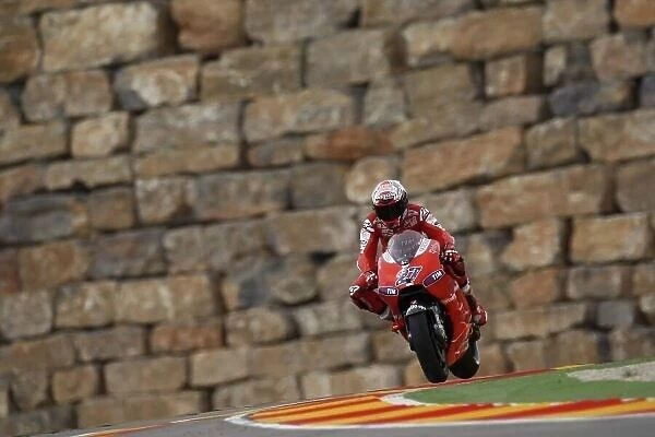 MotoGP. Casey Stoner (AUS), Marlboro Ducati, will start from pole position.